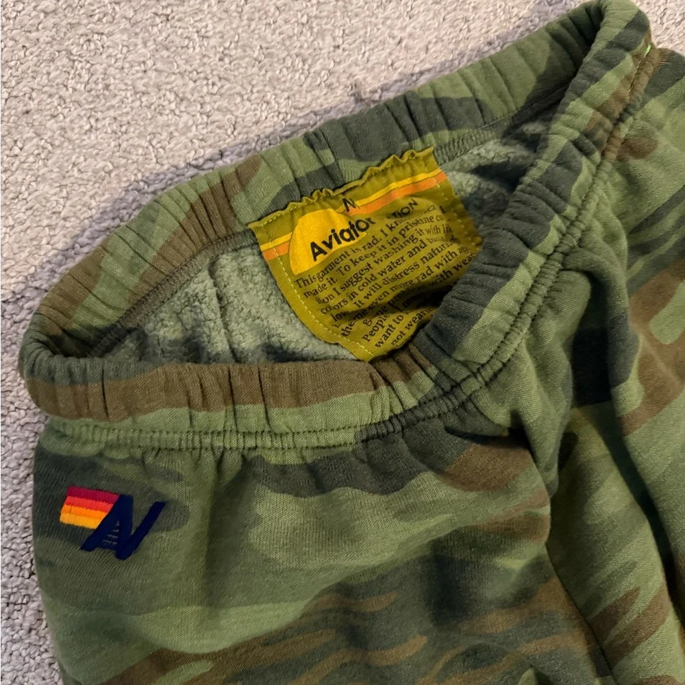 Aviator Nation camo heart sweatpants - Picture 2 of 3